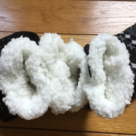 Muk Luks Bundle of 2 Sherpa Cozy Cabin Socks - Picture 5 of 6